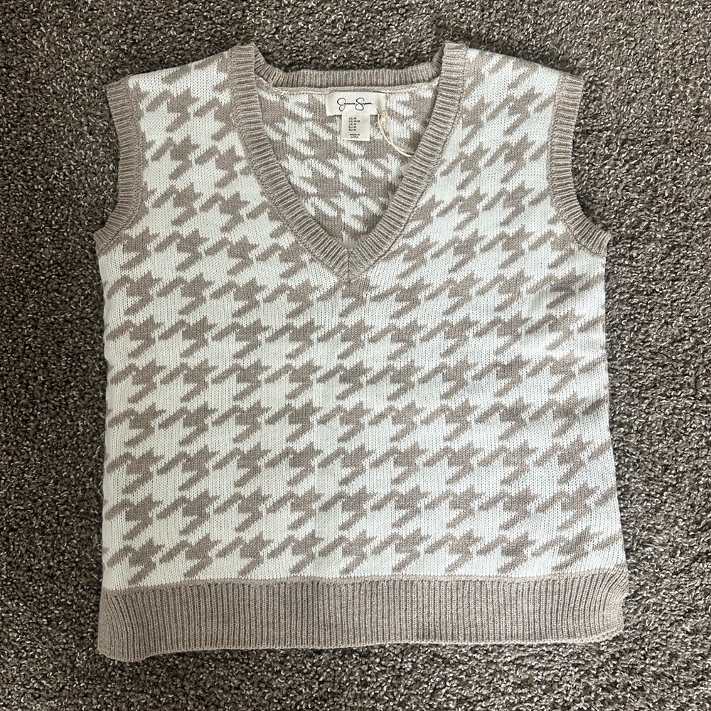 Jessica Simpson Cream and Tan Knit Sweater Vest